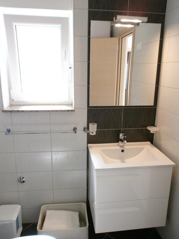 Apartments Bora Ližnjan Стая снимка