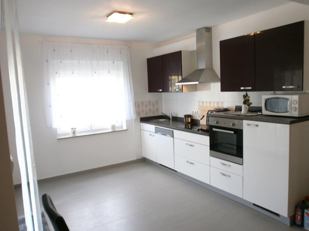 Apartments Bora Ližnjan Стая снимка